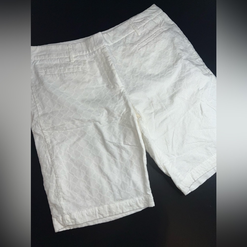 Land’s End White Eyelet Style Women’s Shorts Size 8 EUC